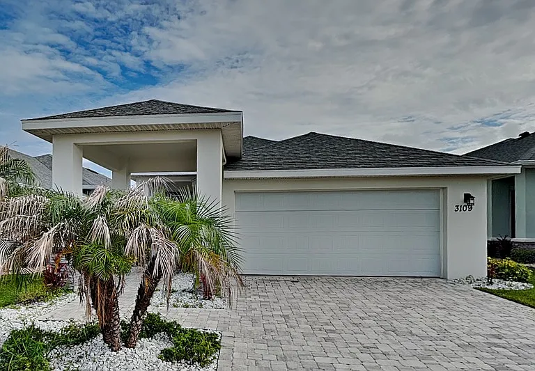 3109 King Palm Dr — Photo 1
