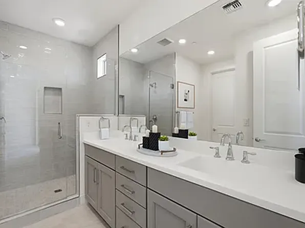 2121 W Sonoran Desert Dr #2, Phoenix, AZ 85085