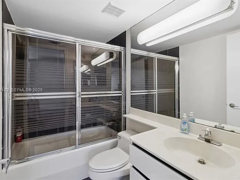 6767 Collins Ave #909 — Photo 12