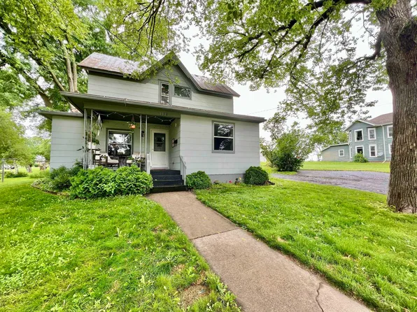 132 Pine St, Baraboo, WI 53913