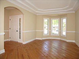 3rd image of 131 Oak Ave