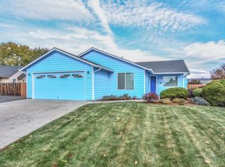 703 NE Oak Pl, Redmond, OR