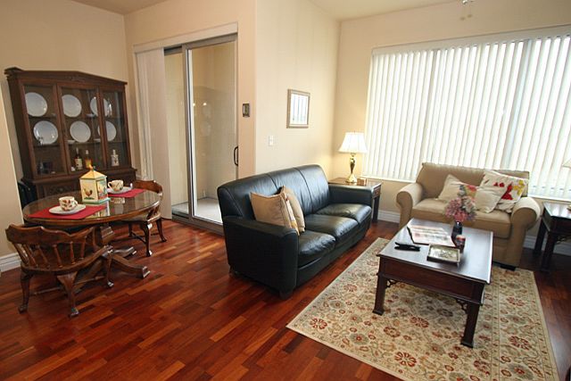 1st image of 215 North Dr