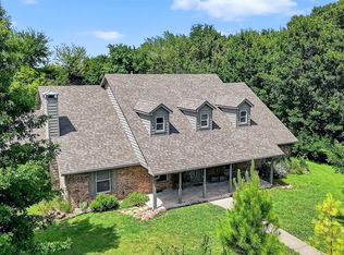 77 Fellowship Ln, Sherman, TX 75090