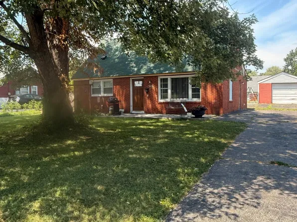 5409 Count Fleet Dr, Louisville, KY 40272