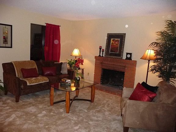 3rd image of 2596 Knightsbridge Ln