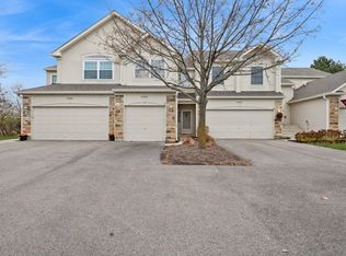 8304 Sierra Woods Ln, Carpentersville, IL 60110