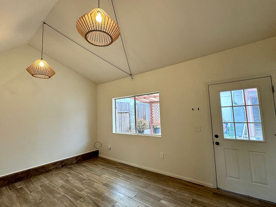 1st image of 3240 Strathmore Dr #1