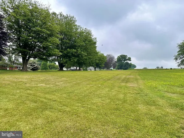 222 W Fritz Ave, Quarryville, PA 17566