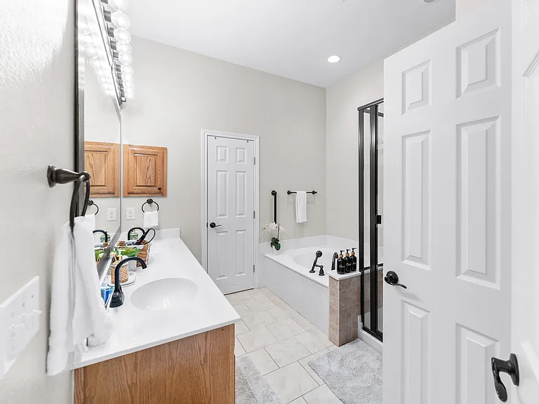 11350 Balcones Dr — Photo 5