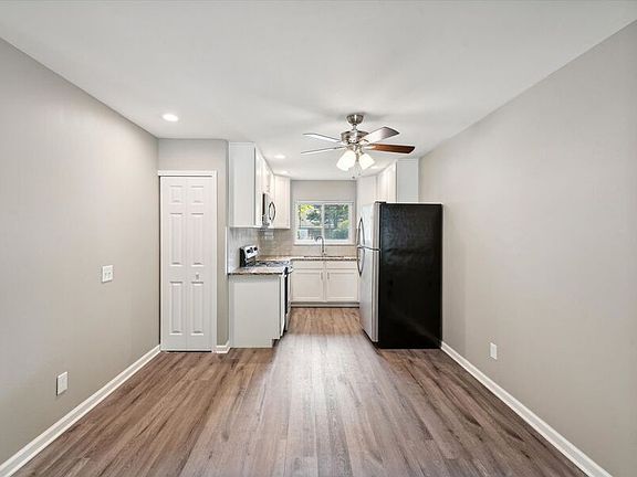 2nd image of 3808 W Sylvania Ave #D
