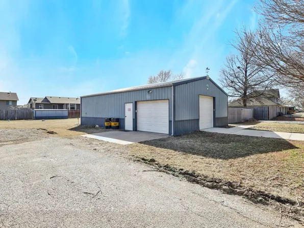 11621 W Cedar Ln, Maize, KS 67101