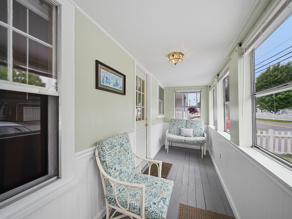 1st image of 28 New Dunstable Road
