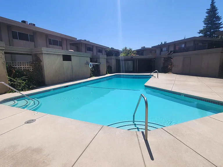 5994 Lake Crest Way #15 — Photo 33