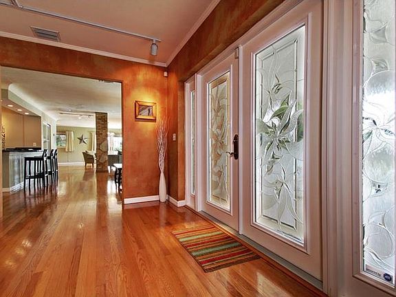 3rd image of 134 Riviera Way NE