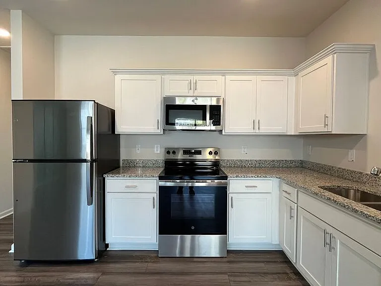 2047 Trailside Dr — Photo 4