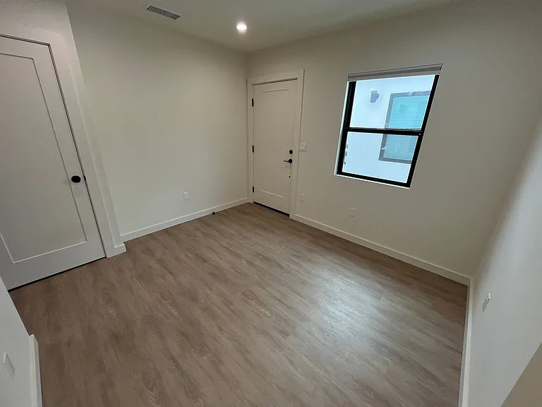 Newly Remodeled 2 Bed 1 Bath Unit in PB — Photo 8