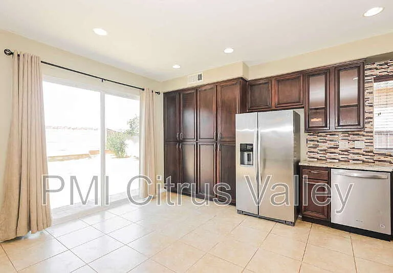28560 Sunridge Ct — Photo 5