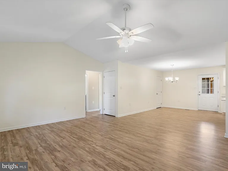 159 Mountain View Dr — Photo 4