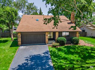 1103 N Thackeray Dr, Palatine, IL 60067