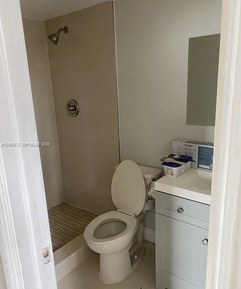 35 NE 13th St #1 — Photo 12