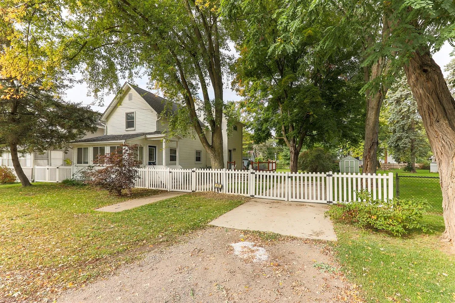 9139 Elizabeth St photo 1