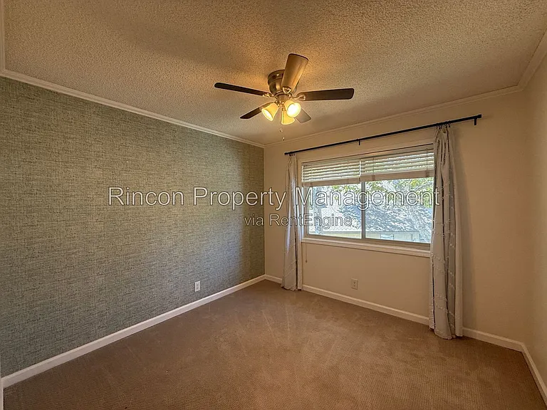 694 Deerhunter Ln — Photo 14
