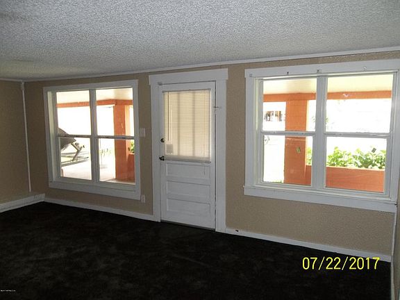 4th image of 8526 Cocoa Ave