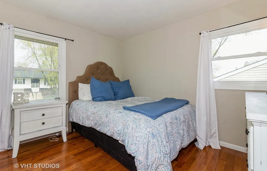 3 bed, 1.5 bath, 1718 sqft, $3,000 — Photo 4
