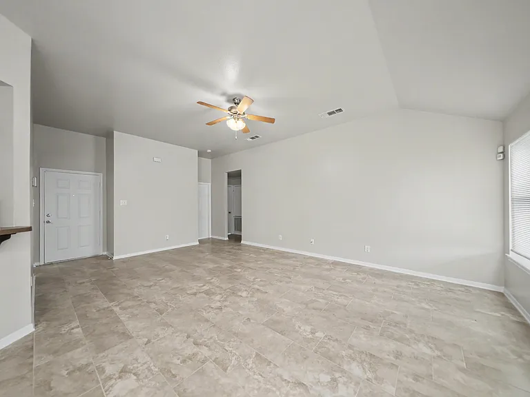 2701 Tarrant County Dr — Photo 9