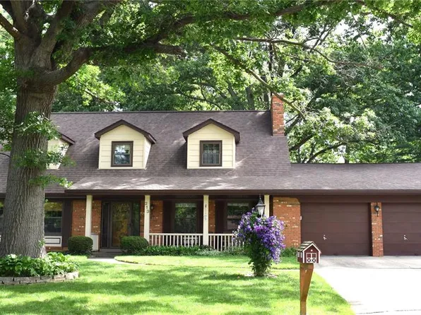 213 Warrensburg Dr, Belleville, IL 62223