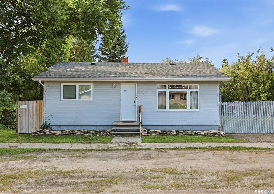 1st image of 116 Princess AVENUE W