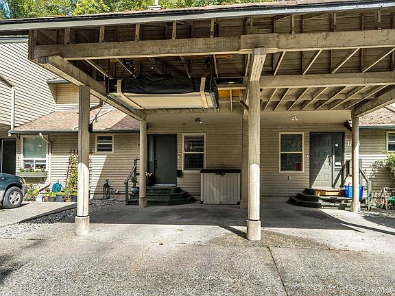2nd image of 1873 Lilac Dr