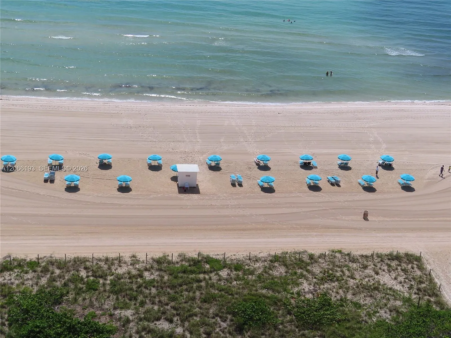Arlen Beach Condo — Photo 3