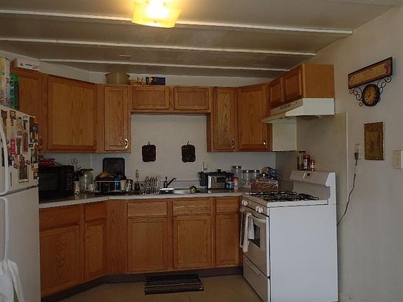 3rd image of 2151 Hemlock Dr