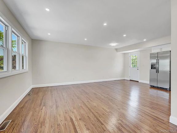4th image of 3107 Gull Ave