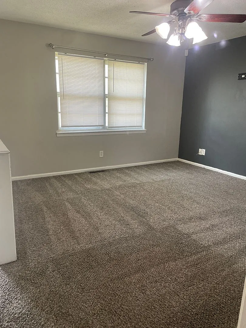 4 Bedroom 1.5 Bath Home for Rent — Photo 2