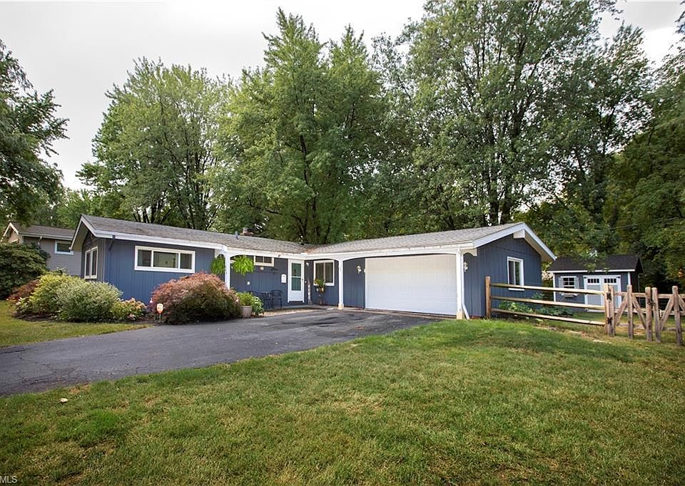 1st image of 564 Sandalwood Dr