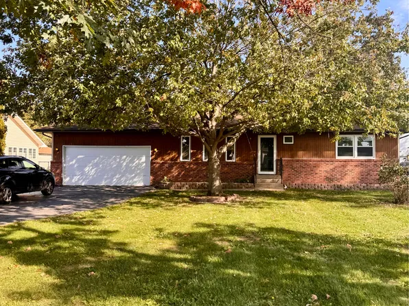 697 N Lake Park Ave, Hobart, IN 46342