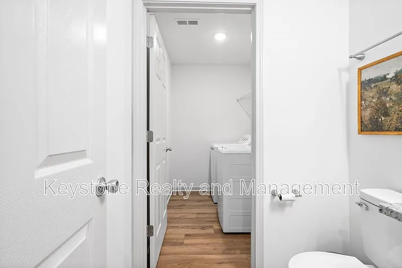 3 bed, 2.5 bath, 1336 sqft, $1,395 — Photo 4