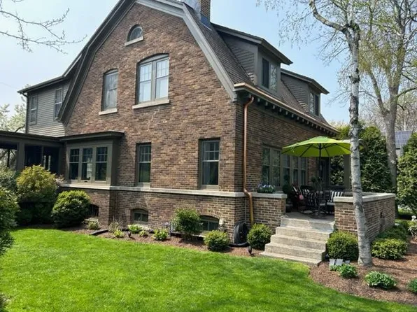 5519 North Lake DRIVE, Whitefish Bay, WI 53217