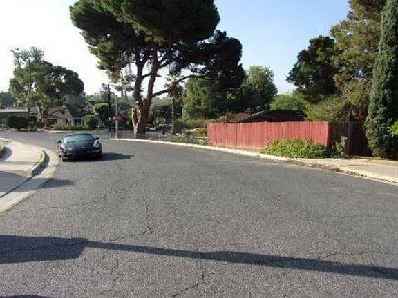 Exterior Neighborhood (street photo)