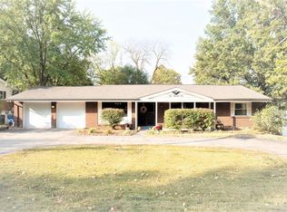 1021 Schulte Rd, Saint Louis, MO 63146