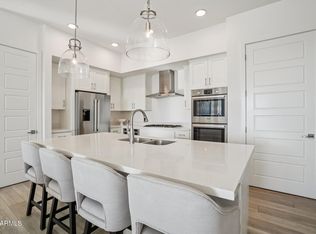 5250 E DEER VALLEY Drive #209, Phoenix, AZ 85054