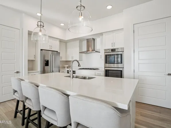 5250 E DEER VALLEY Drive #209, Phoenix, AZ 85054