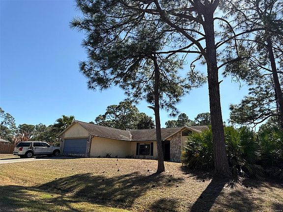 2nd image of 745 Seaton Rd SW