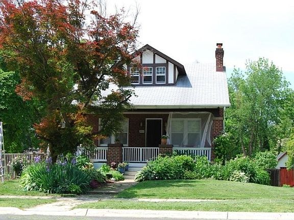 4 Bedrooms 2 Full Baths & Basement