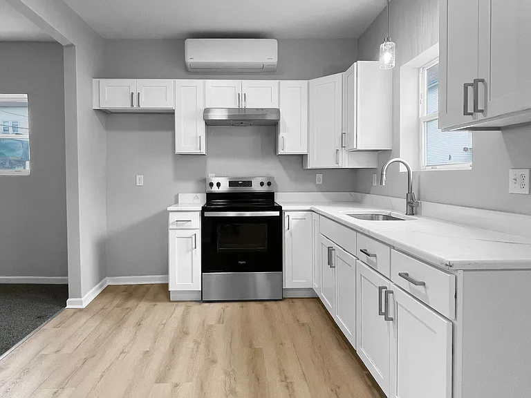 186 Rodman St #1 — Photo 2