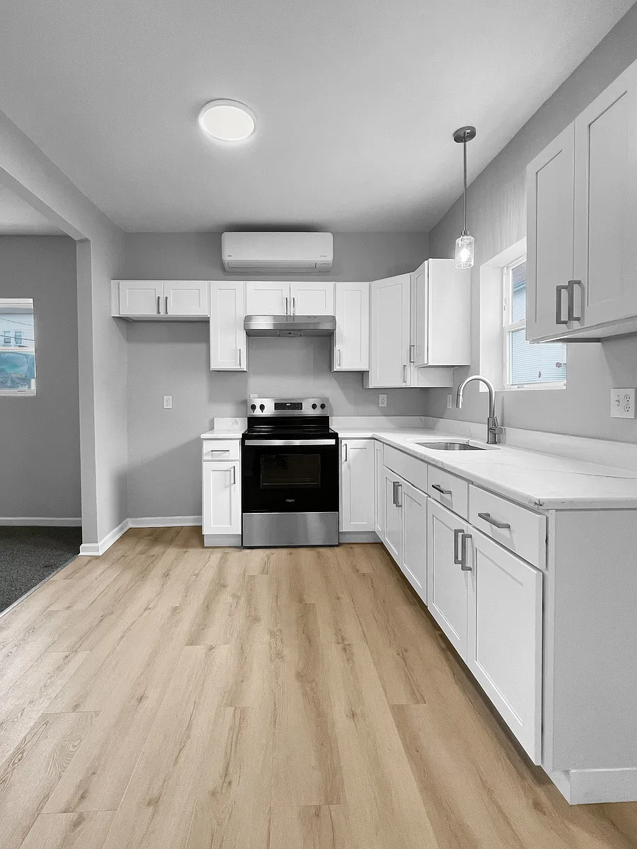 Building Photo - 186 Rodman St #1