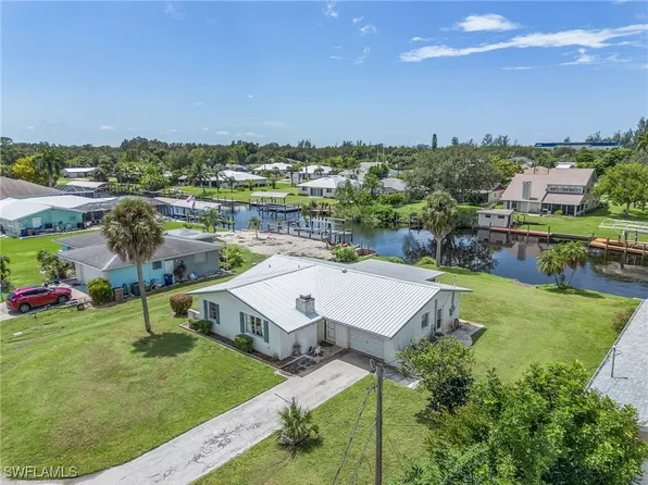 2231 Isle Of Pines Ave, Fort Myers, FL 33905